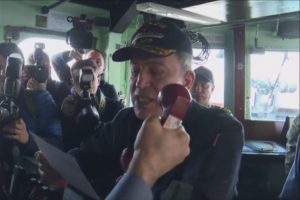 Bakan Akar, Mavi Vatan'a katılan personeli kutladı