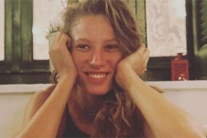Serenay Sarıkaya'yı g&uuml;ld&uuml;ren yorum