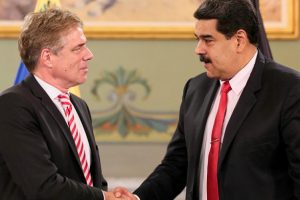 Almanya, tanımadığı Maduro h&uuml;k&uuml;metinin 'sınır dışı' kararına uydu