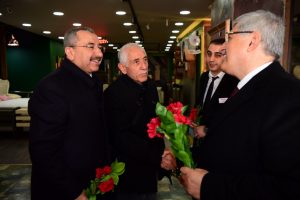 İsmail Erdem, Ataşehirlilerin Regaip Kandili'ni kutladı