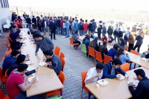 Kazada &ouml;len liseli i&ccedil;in okulunda mevlit