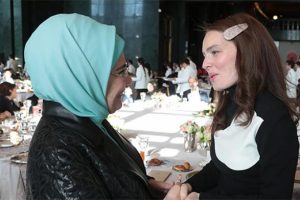 Nil Karaibrahimgil'den "koruyucu aile yemeği" paylaşımı