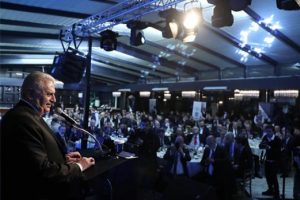 Binali Yıldırım'a "Denizcilik &Uuml;st&uuml;n Hizmet Beratı" takdimi