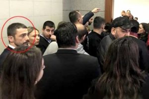 Aşkım Kapışmak, g&ouml;z g&ouml;ze geldikleri anı analiz etti