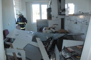 T&uuml;pgaz patlaması evi harabeye &ccedil;evirdi