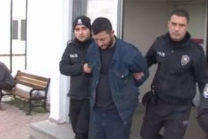 Dini nikahlı eşini ve kızını bı&ccedil;akladı