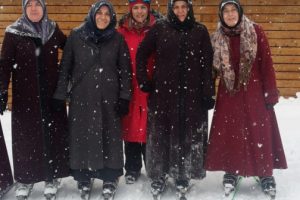 Erzurum GSİM'den kadınlara kayak jesti