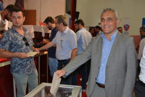Karab&uuml;kspor'da Y&uuml;ksel yeniden aday
