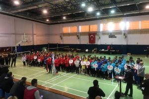 Badminton Erkek Takımı T&uuml;rkiye Finalinde
