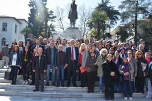 Bursa'da CHP'li kadınlardan 8 Mart kutlaması