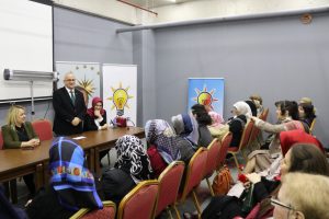 AK Parti Bursa Nil&uuml;fer Belediye Başkan Adayı Şahin, kadınların sorularını yanıtladı