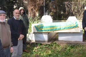 Cenazelerini tutanak karşılığı toprağa verdiler