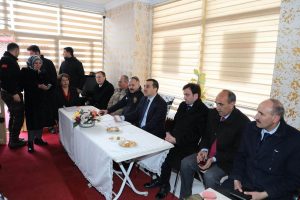 Vali &Ouml;ks&uuml;z, vatandaşlarla buluştu