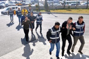 Bı&ccedil;akla adam yaralayan zanlı: Yakışıklı &ccedil;ek
