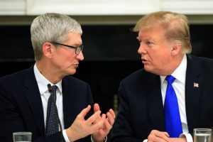 Tim Cook, Trump'ın gafı sonrası adını değiştirdi