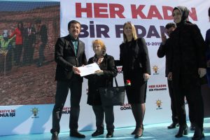 Zeybekci'den her kadın i&ccedil;in bir fidan