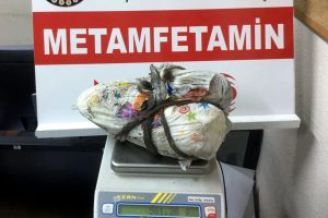 Otomobilde 581 gram metamfetamin ele ge&ccedil;irildi