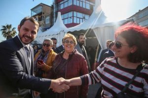Bakan Albayrak, Sarıyer'de esnaf ziyaretinde bulundu!