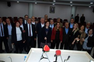 Seyhan Belediye Meclisi &uuml;yeleri son oturumda helalleşti