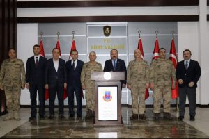 Jandarma Genel Komutanı Orgeneral Arif &Ccedil;etin, Vali Atik'i ziyaret etti
