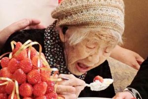 D&uuml;nyanın en yaşlısı Japonya'dan