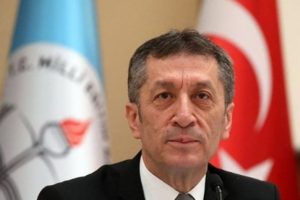 Bakan Sel&ccedil;uk: "Bu &ccedil;ağ bilim ve akıl olmadan y&uuml;r&uuml;t&uuml;lemez"