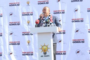 Bakan &Ccedil;avuşoğlu: "Dağdaki Kandil bunlara destek veriyor"