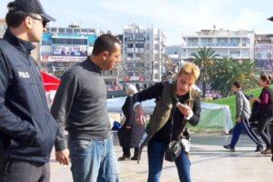 Taksiciyi rehin aldı, polise zor anlar yaşattı!