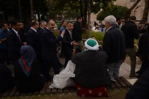 Cumhurbaşkanı Yardımcısı Oktay Bursa'da esnaf ile buluştu