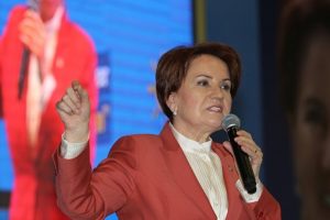 Akşener: Hak s&ouml;ze uydum diye, tehdit mi ediyorsun?