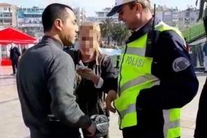 Taksiciye ve polise zor anlar yaşattı