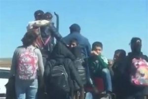 &Ccedil;ocukların trakt&ouml;rde tehlikeli yolculuğu!