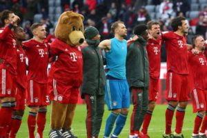 Lewandowski tarihe ge&ccedil;ti!