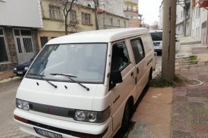 Park halindeki minib&uuml;se saldırı!
