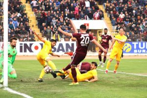 Hatay, Eskişehir'i 4 golle ge&ccedil;ti