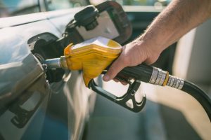 Benzine 15 kuruş zam geliyor!