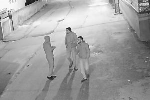 Baz istasyonunun ak&uuml;s&uuml;n&uuml; &ccedil;alıp, iletişimi kesen 3 kişi yakalandı