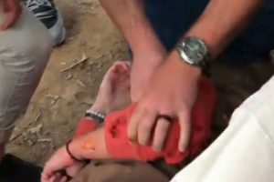 Selfie &ccedil;ekmeye &ccedil;alışan kadına jaguar saldırdı