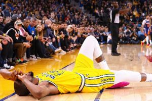 Warriors hem ma&ccedil;ı, hem Durant'i kaybetti!