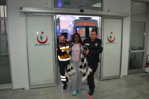 Ana sınıfı &ouml;ğretmeni, erkek arkadaşını bı&ccedil;aklayıp rehin aldı
