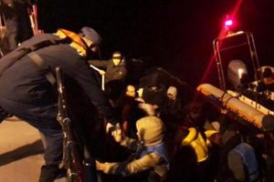Lastik botta 32 Afgan ka&ccedil;ak yakalandı