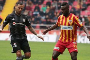 Rodallega ve Bobo'dan sonra Varela'nın da parasını &ccedil;ektiler!