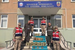 Ka&ccedil;ak keklik avlayanlara 22 bin TL para cezası