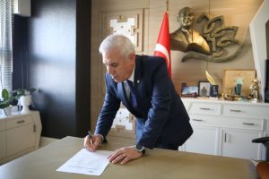 Bozbey Doğa Dostu Belediye Başkanı Taahh&uuml;tnamesi'ni imzaladı