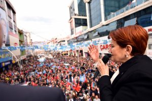 Akşener: T&uuml;rk milletine bir değil, bin Meral helal olsun