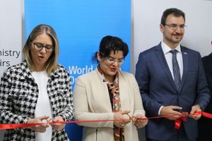 İlk &ccedil;ocuk obezite merkezi İzmir'de a&ccedil;ıldı