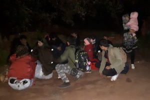 Ayvacık'ta 34 m&uuml;lteci yakalandı