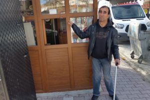 Engelli vatandaşın b&uuml;fesi soyuldu