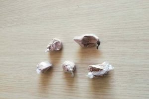 Polisin yol kontrol&uuml;nde eroin ele ge&ccedil;irildi