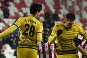 Yeni Malatyaspor'da Erta&ccedil; ve Murat kadro dışı bırakıldı
